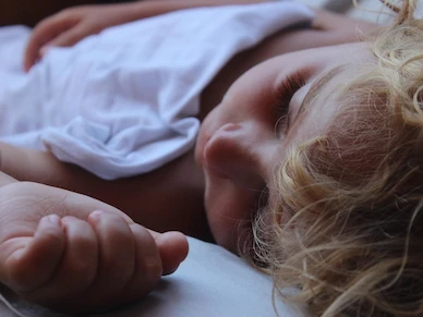 Traitement de l'énurésie (pipi au lit) par l'hypnose pour rendre l'enfant autonome